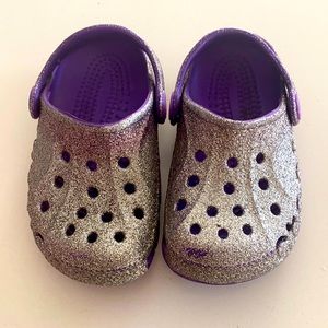 Toddler crocs purple w glitter sz 6/7
